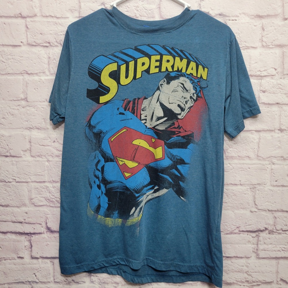 DC Comics Superman Tshirt Size M Blue Shield‎ Logo Tag Front Graphic Comic Book